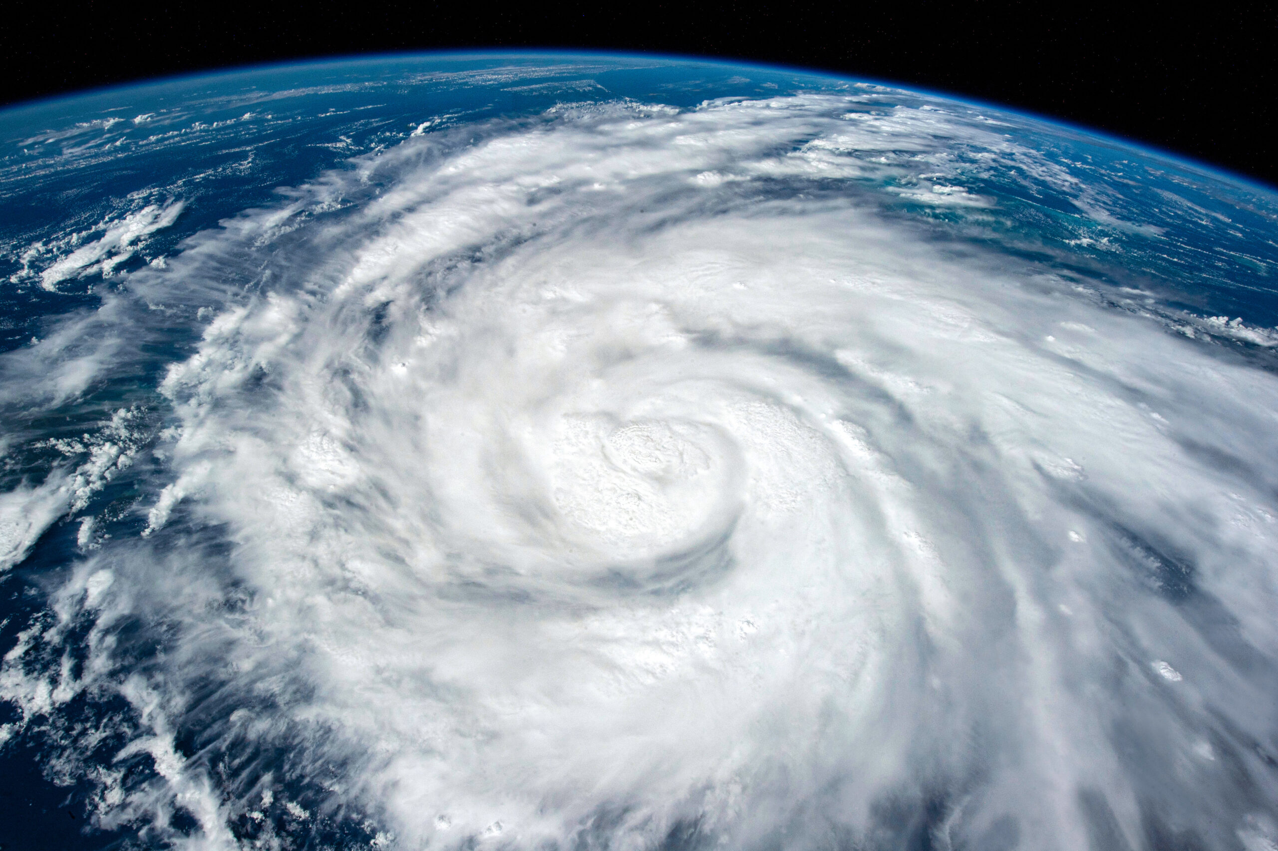 Furacão tropical se formando. Foto via NASA